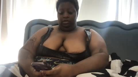 Snapshot of xxmoniquestarrxx chatting on May 2026 04:03:01 PM Thee Baddest BBW online show from May 2026 04:03:01 PM