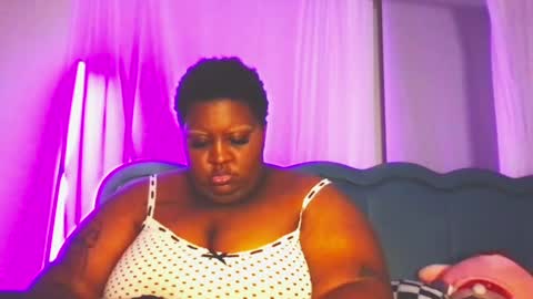 Snapshot of xxmoniquestarrxx chatting on May 2026 03:34:01 AM Thee Baddest BBW online show from May 2026 03:34:01 AM
