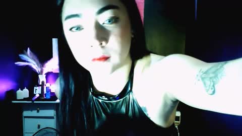 xxslutty kim online show from November 2025 10:15:01 AM