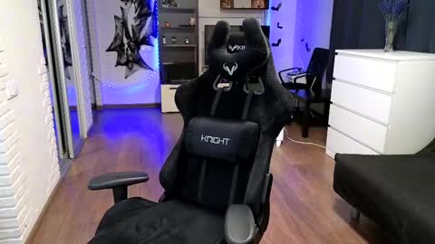 Alisa online show from December 2024 06:08:01 PM