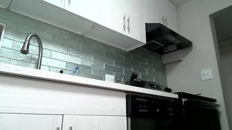 Lola online show from November 2025 02:10:01 AM