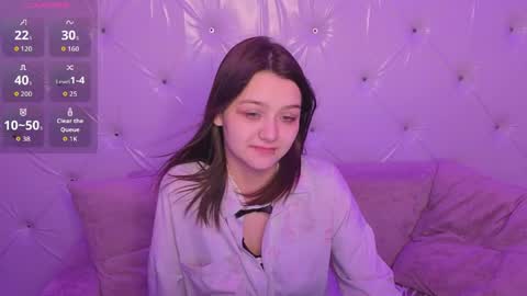 foxy online show from April 2026 07:04:01 PM