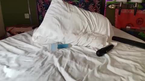 Lil Luna online show from November 2025 02:11:02 AM