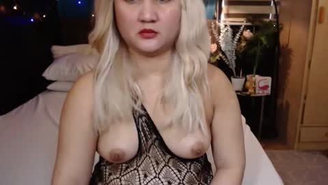 Snapshot of xyourtastyprincess chatting on October 2025 12:58:01 AM Angela online show from October 2025 12:58:01 AM