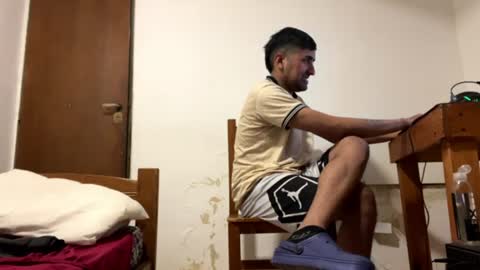 Snapshot of y0ungwithbrowndick chatting on June 2026 07:02:01 AM BROWN DICK online show from June 2026 07:02:01 AM