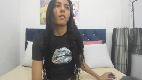 yaiza_sexylovee online show from February 2026 12:25:02 AM