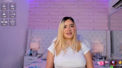 Snapshot of yaky_ chatting on December 2024 01:26:02 AM Yakeline online show from December 2024 01:26:02 AM