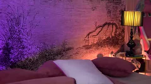 Yamira online show from November 2025 06:51:01 PM