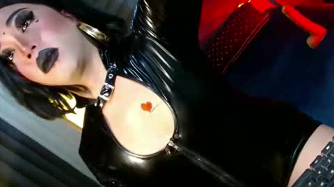 REYAN online show from April 2026 02:04:02 AM