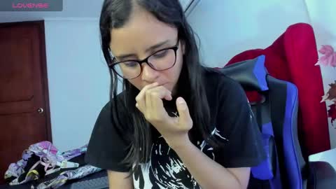 yan_nyan online show from February 2025 12:27:01 AM