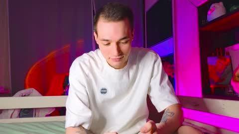 Snapshot of yan_rizen chatting on February 2025 10:30:02 PM Yan online show from February 2025 10:30:02 PM