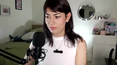 Yana online show from November 2025 12:42:02 AM