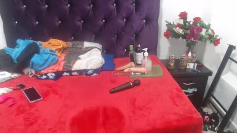 Snapshot of yandal__iris chatting on November 2025 08:19:02 PM Yandal online show from November 2025 08:19:02 PM