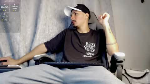 Snapshot of yankees_xxx chatting on June 2026 02:33:01 PM yankees online show from June 2026 02:33:01 PM
