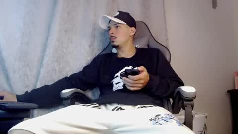 Snapshot of yankees_xxx chatting on June 2026 12:21:02 PM yankees online show from June 2026 12:21:02 PM