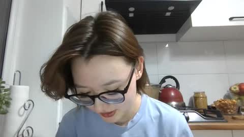 Snapshot of yanverfaille chatting on October 2025 04:17:01 PM Lily online show from October 2025 04:17:01 PM