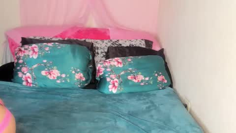 Yasmina online show from February 2025 06:49:02 AM