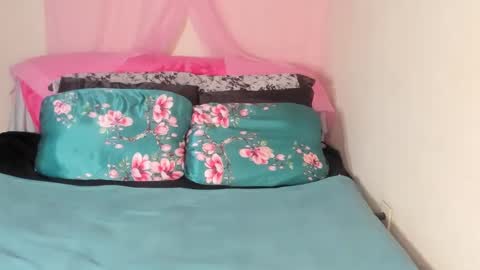 Yasmina online show from February 2025 03:33:02 AM