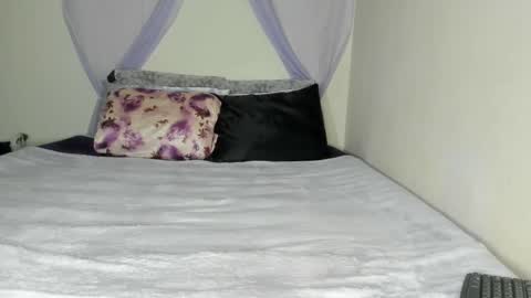 Yasmina online show from September 2025 01:40:02 AM