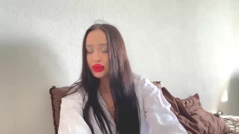 Yasmin online show from May 2026 12:43:01 PM