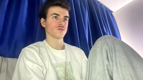 yayay333 online show from January 2026 07:08:02 PM