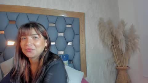 yayi derek  online show from October 2025 11:33:02 AM