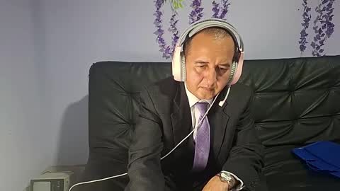 Hazzan online show from November 2025 06:06:02 PM