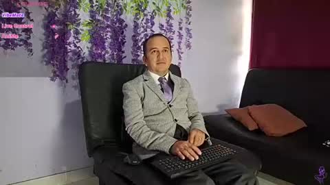 Snapshot of yazfore chatting on June 2026 02:40:01 PM Hazzan online show from June 2026 02:40:01 PM