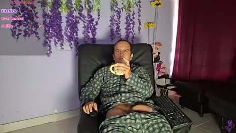 Snapshot of yazfore chatting on July 2026 02:45:02 PM Hazzan online show from July 2026 02:45:02 PM