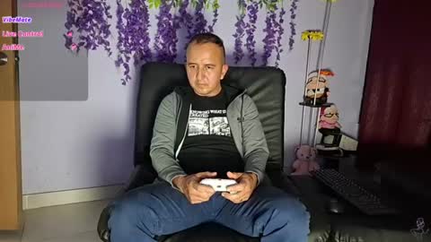 Snapshot of yazfore chatting on July 2026 11:42:01 PM Hazzan online show from July 2026 11:42:01 PM