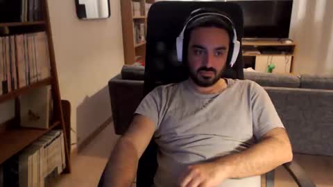 yeeaahoo online show from April 2026 06:45:01 PM