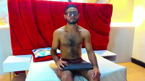 Yeferson online show from October 2025 07:43:01 PM