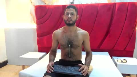 Yeferson online show from November 2025 08:00:01 PM