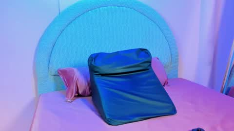 yeika_foxy online show from April 2026 11:42:01 AM