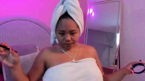 Snapshot of yeika_foxy chatting on July 2026 11:24:01 AM yeika_foxy online show from July 2026 11:24:01 AM