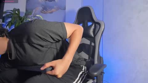 YEIKO ROMERO online show from December 2025 05:10:02 PM