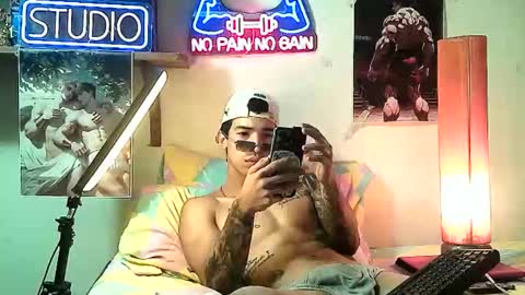 yeisoncastellanos1999 online show from November 2025 03:28:01 AM