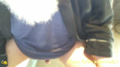 Snapshot of yellowsnakes chatting on April 2026 07:22:02 PM . y e l l o w s n a k e s . online show from April 2026 07:22:02 PM