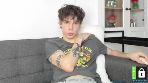 Snapshot of yen2025 chatting on December 2025 06:46:02 PM Yen online show from December 2025 06:46:02 PM