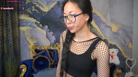 yennstar online show from April 2026 07:33:02 PM