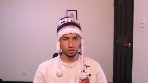 Snapshot of yerfon_s1 chatting on December 2024 12:16:01 AM Yeff ind. model online show from December 2024 12:16:01 AM