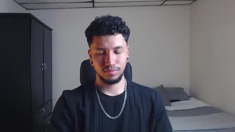 Snapshot of yerfon_s1 chatting on November 2025 01:20:02 AM Yeff ind. model online show from November 2025 01:20:02 AM