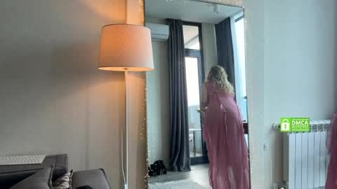 Snapshot of yes_mommy_zlata chatting on April 2026 07:12:01 AM Zlata online show from April 2026 07:12:01 AM