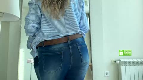 Snapshot of yes_mommy_zlata chatting on April 2026 01:39:02 PM Zlata online show from April 2026 01:39:02 PM