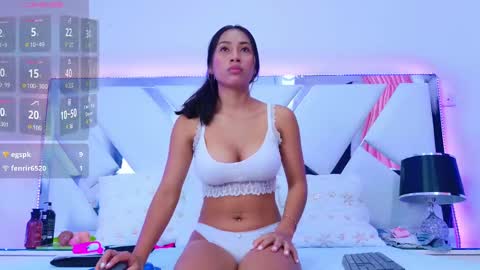 Yesy online show from February 2025 07:04:02 PM