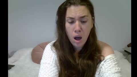 Kira online show from October 2025 11:42:02 AM