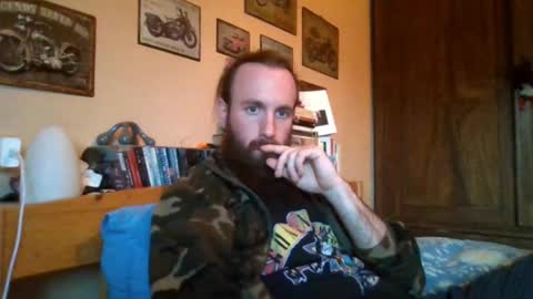 yeti_92 online show from March 2025 05:11:02 PM