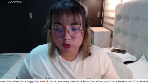 Snapshot of yini_angel07 chatting on March 2026 04:18:01 AM hii i am yini online show from March 2026 04:18:01 AM