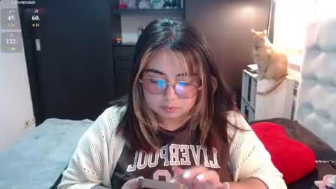 hii i am yini online show from June 2026 11:09:02 PM