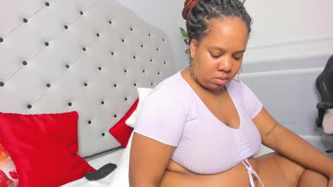 roxie reyes  online show from December 2024 07:02:02 AM